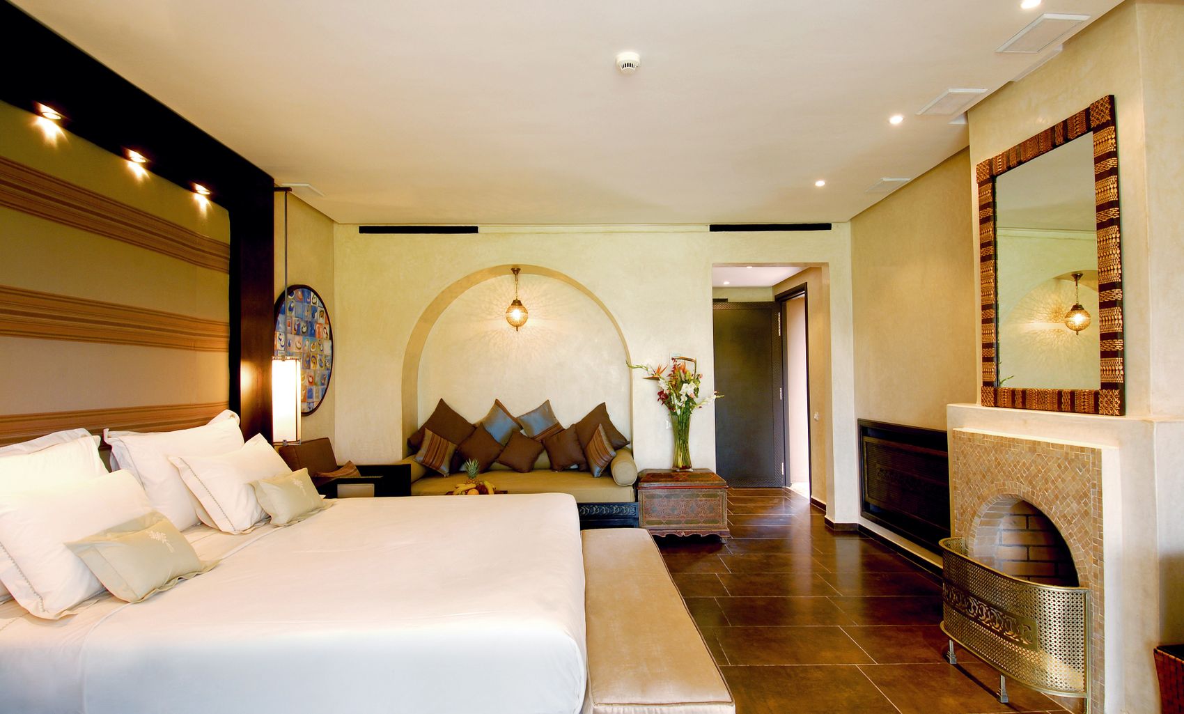 Stock hotel bedroom illustrating the House Room design mood